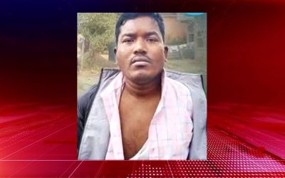 ভারতে খ্রিস্টান যাজককে জুতার মালা ও গোবর পানি খাওয়াল উগ্রবাদীরা