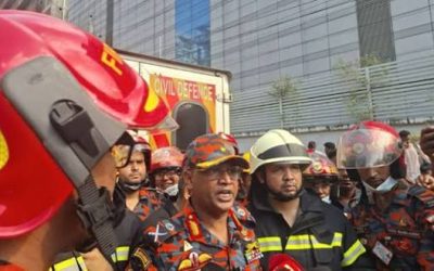 টঙ্গীতে ফার্মা কারখানায় ভয়াবহ আগুন, নিয়ন্ত্রণে কাজ করছে ফায়ার সার্ভিস, সেনাবাহিনী ও বিজিবি