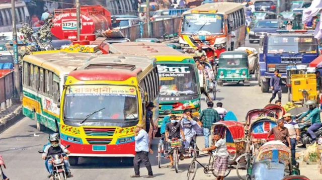 যানজট কমাতে ও শৃঙ্খলা ফেরাতে ডিএমপির বিশেষ ট্রাফিক অভিযান