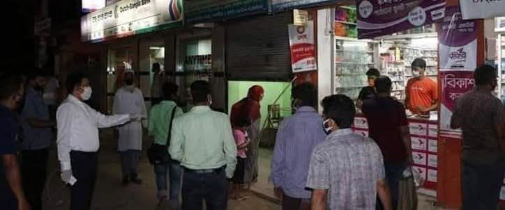 ​রাত ৮টার পর দোকান খোলা রাখলে আইনি ব্যবস্থা